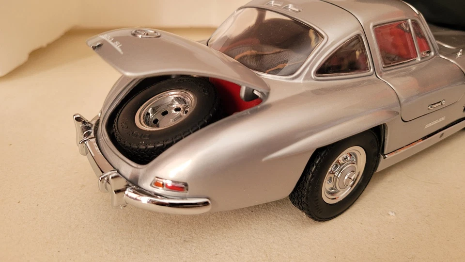 1/18 KYOSHO MERCEDES 300 SL - Photo 4/4