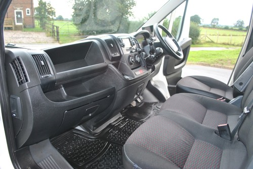 2021 PEUGEOT BOXER PROFESSIONAL WELFARE VAN, 1 OWNER , FULL SVS HISTORY, 7 SEAT - Picture 8 of 17
