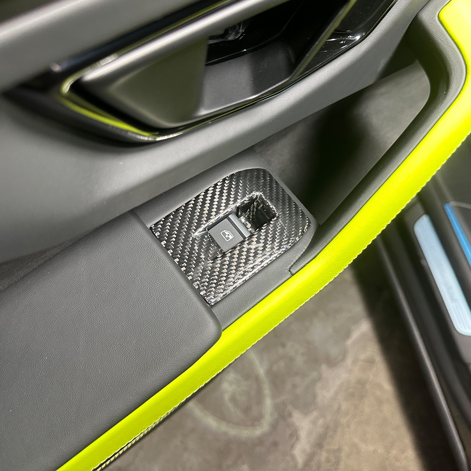 Fits 2018-2025 Lamborghini Urus Window Lift Switch Trim Cover Real Carbon Fiber
