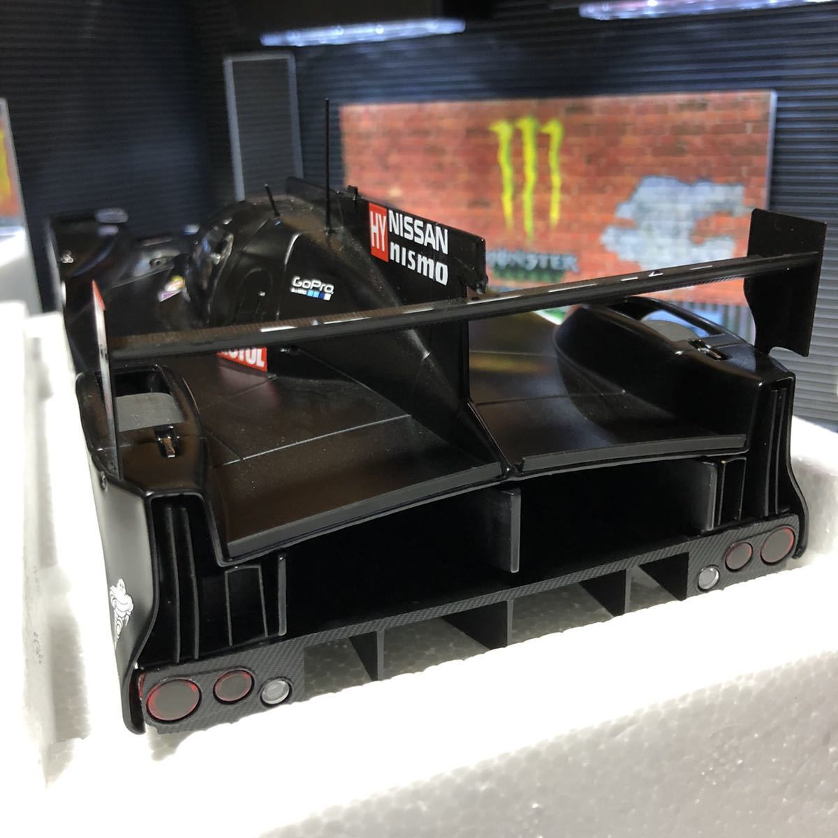 Auto Art 1/18 NISSAN GT-R LM NISMO Black Near unused Japan Auto Art 1/18 NISSAN GT-R LM NISMO Black Near unused Japan
