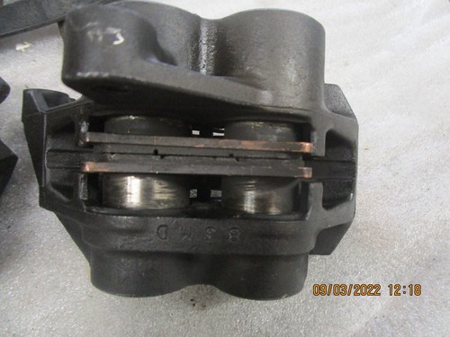 Yamaha YZF-R1 RN01 Brake Caliper Front Right+Left + Pipe - Picture 2 of 10