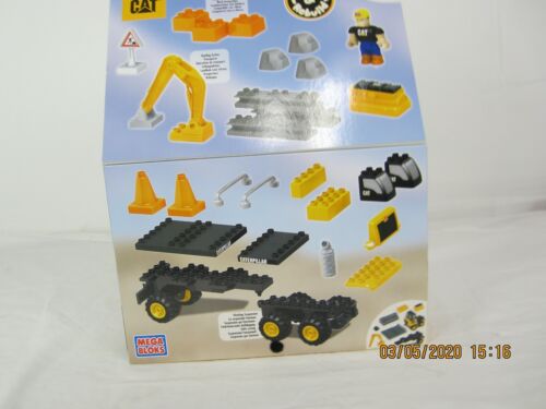 Mega Bloks CAT Material Hauler #614 - Picture 2 of 16