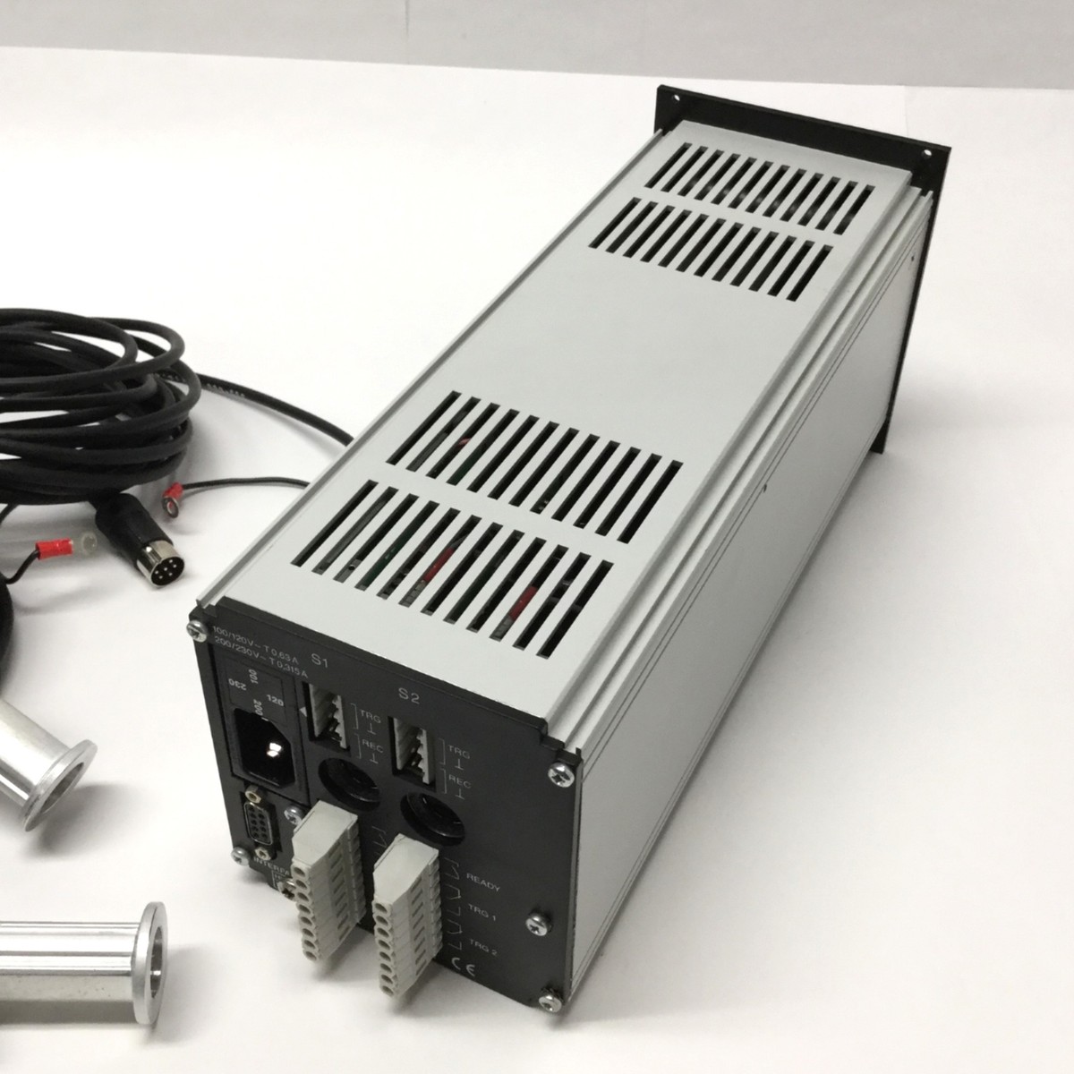 Leybold TM 22 THERMOVAC Vacuum Gauge Controller w/ 2x TR211 Leybold TM 22 THERMOVAC Vacuum Gauge Controller w/ 2x TR211