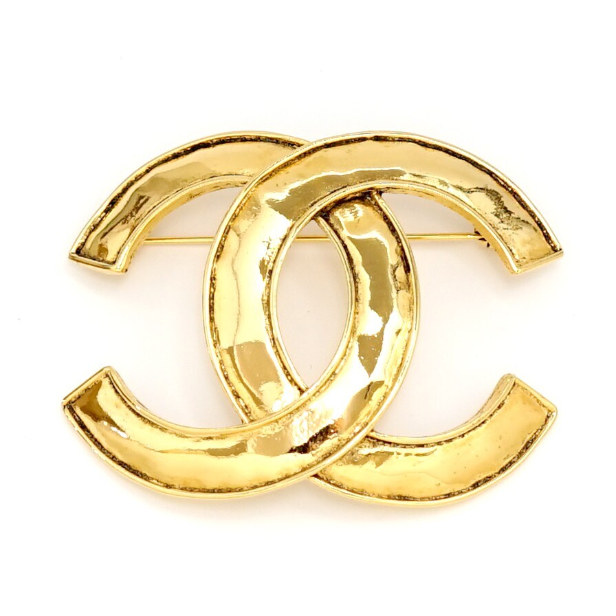 CHANEL CC Logo Vintage Brooch Gold Tone Pin 94P Auth #798-21