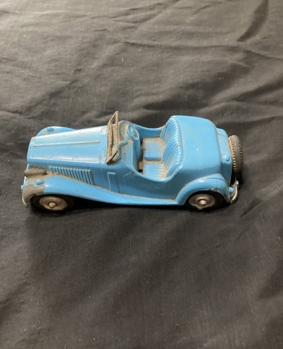 3 Tootsie Toy Trucks, 1 Barclay Milk Truck, 2 Hubley 1 truck, 1 car - Picture 8 of 19