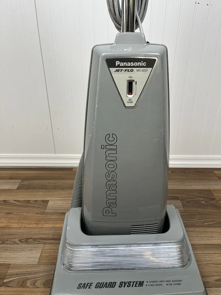 Aspiradora comercial de alta resistencia Panasonic Jet Flo MC-5237 Foto 4 de 4