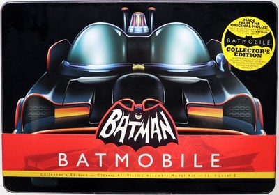 Batmobile 1966 Batman TV Collector's Edition Model Kit POL822 Polar Lights 1:32