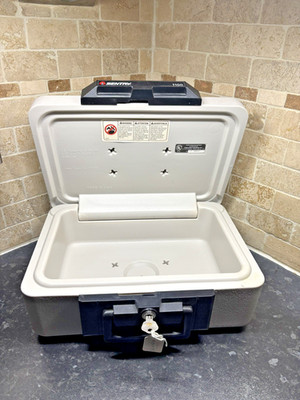 Sentry Safe 1100 Feuertresor Box