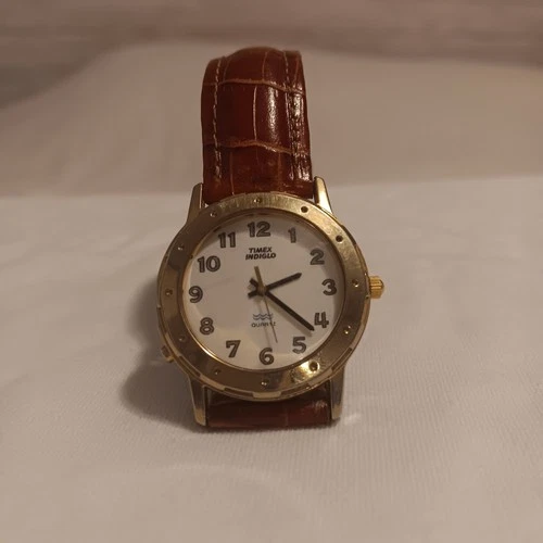 Vintage Timex Watch Men Indiglo 35mm Gold Tone Date Leather Band 2000