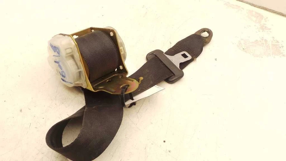 00 01 02 03 04 05 MONTAJE CINTURÓN SEGURIDAD TRASERO LADO CONDUCTOR TOYOTA ECHO  Foto 4 de 4