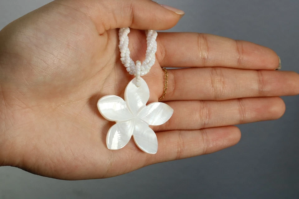 Weiße Halskette 46cm Muschel Anhänger 3,5cm Blume Frangipani Handarbeit N164 - Bild 4 von 4