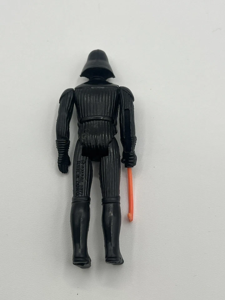 Figura de acción vintage 1977 GMFGI STAR WARS DARTH VADER 1/4" CON SABLE ROJO Foto 3 de 4