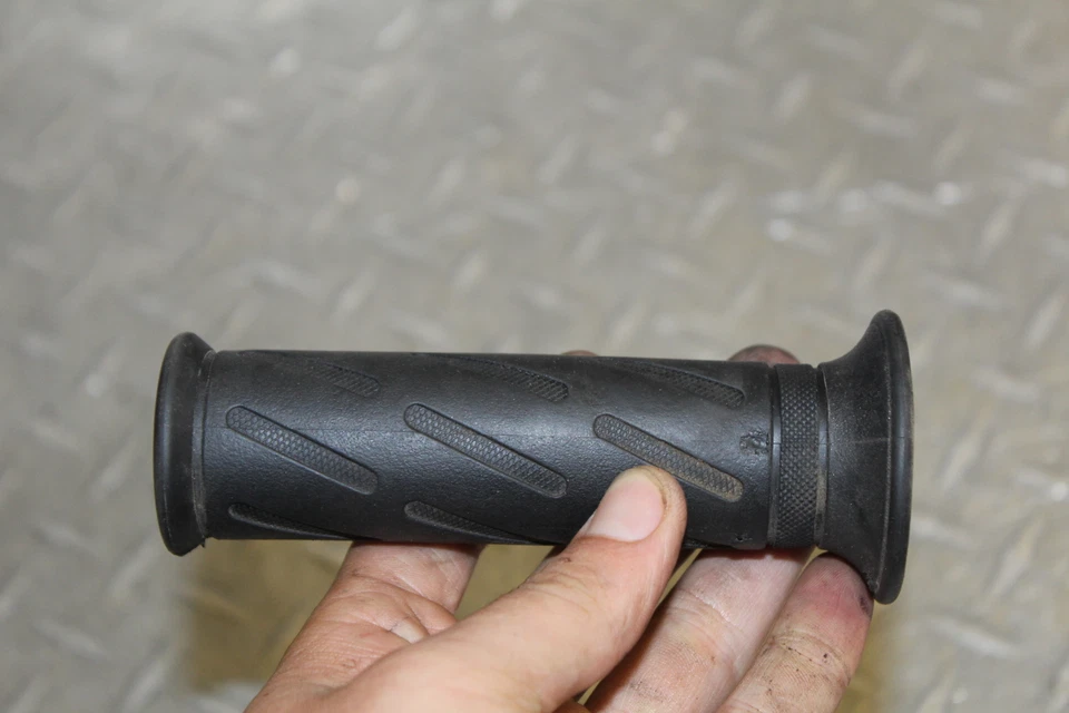 Suzuki Bandit 1250S GSF1250S 2008 clipón derecho izquierdo manillar empuñaduras par Foto 3 de 4