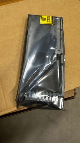 01DE355 01EJ588 00WK795 IBM 1.8TB SAS 12GB 10K SFF V2 V3700 HDD Hard Drive - 第 3/4 張圖片