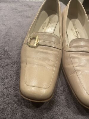 Salvatore Ferragamo Italy Made Womens 9 Light Beige Leather  display picture 1