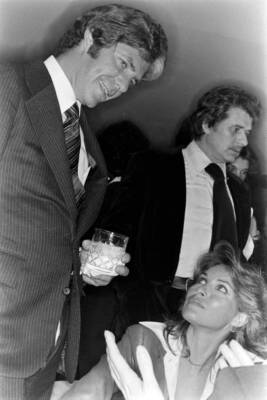 Raquel Welch attends a party at the Beverly Hills California - 1977 Old Photo 5