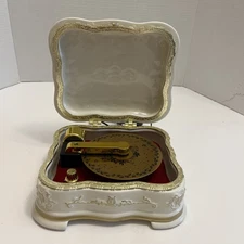 Mr. Christmas Porcelain Symphonium Music Box With 1 Disc (plays 2 songs) Cream