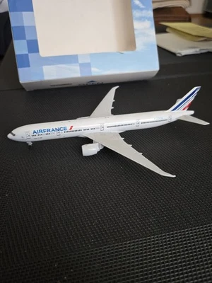 Top-Preis ! Boeing 777-300 von AIR FRANCE, 1:400 von W-Aircraft Model, OVP ! - Bild 1 von 4