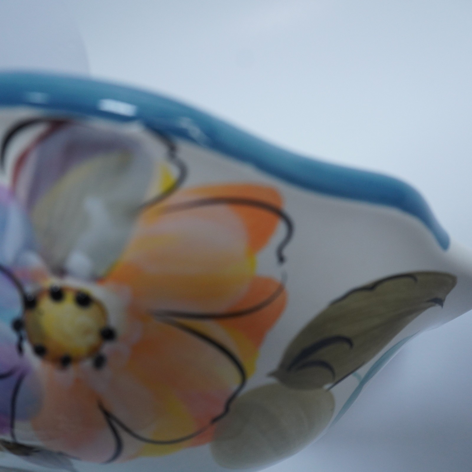 Gibson ELITE floral Crazy Daisy Cereal Soup Collector Bowl Scalloped