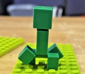 LEGO Minifigure Creeper Minecraft Minifigure min012 Retired Fast Shipping