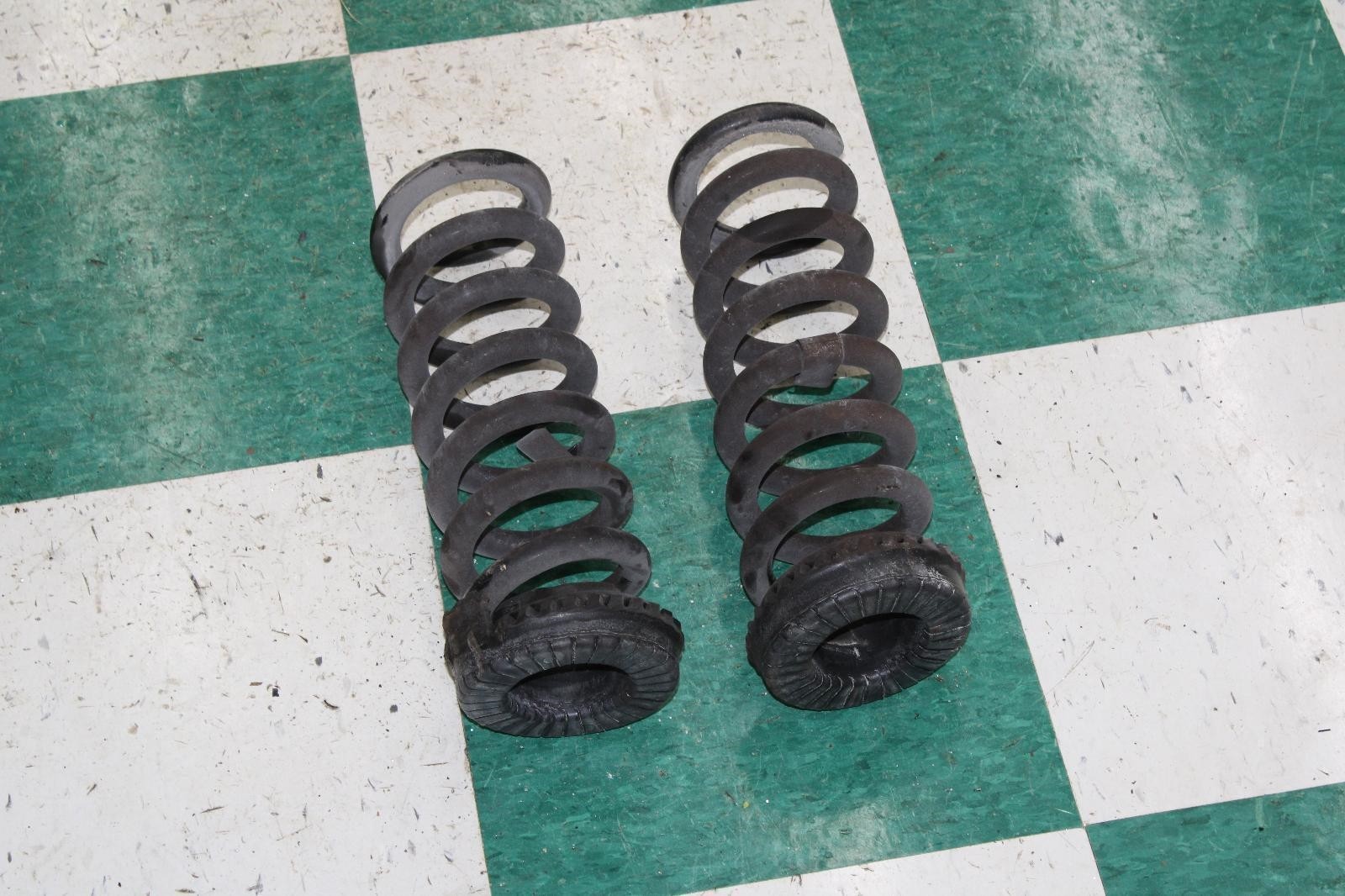 14-19 Ghibli RWD 3.0L Twin Turbi Rear LH RH Suspension Coil Spring Pair 2x OEM