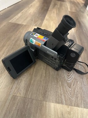 Sony Handycam CCD-TRV52 Camcorder