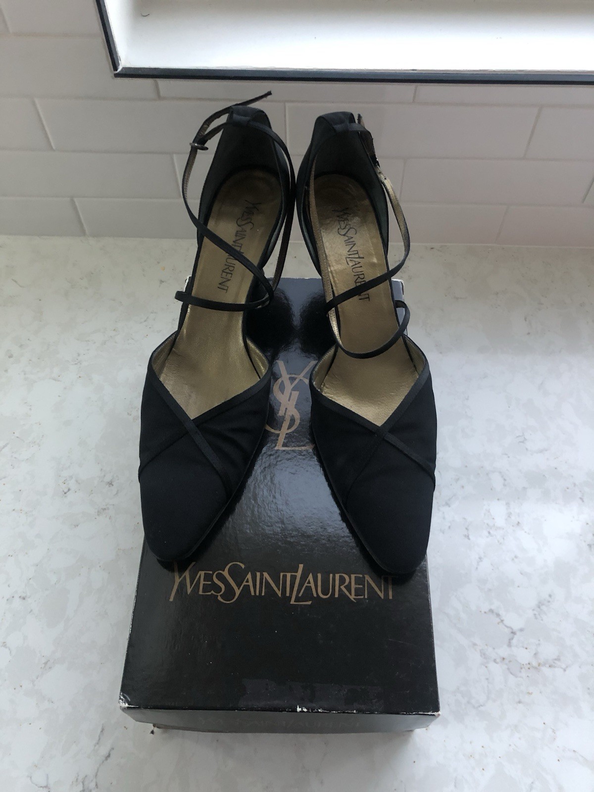 YVES SAINT LAURENT YSL CREPE DÉCOLLETÉ CINTURINO ALLA CAVIGLIA SCARPE CON TACCO (2") NERO 8 5 DONNA