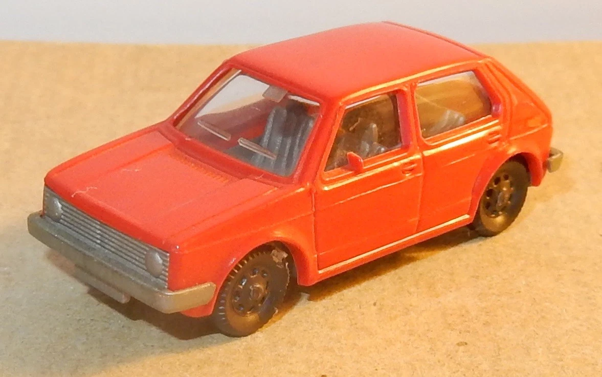 ZB697 Fleischmann Train Ho Véhicule Mercedes 500 creme