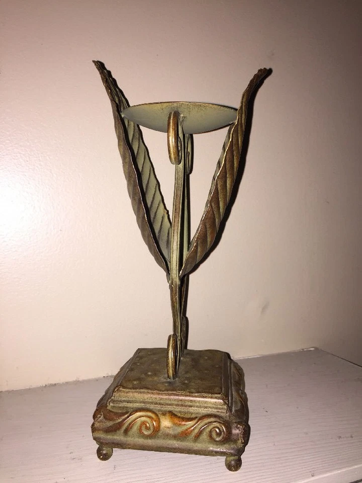 Candelabro pilar de metal de estaño grande hoja de palma tropical acabado bronce antiguo Foto 2 de 4