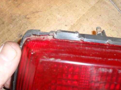 SUZUKI GSXR750 SLINGSHOT 88/89 REAR LIGHT - Picture 3 of 6