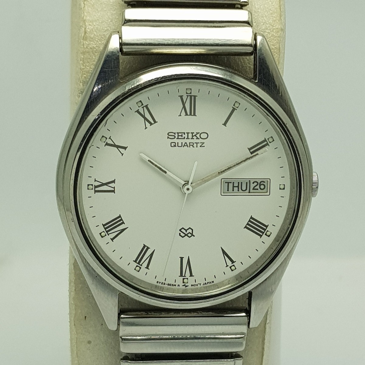 Seiko SQ Quartz 5Y23-8A11 A4 Vintage Men's Watch Day Date White