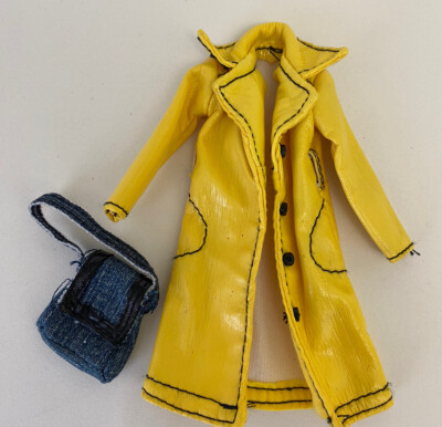 Bratz Puppenmantel und TASCHE Pretty N Punk Meygan gelb Mantel Jacke und Jeanstasche