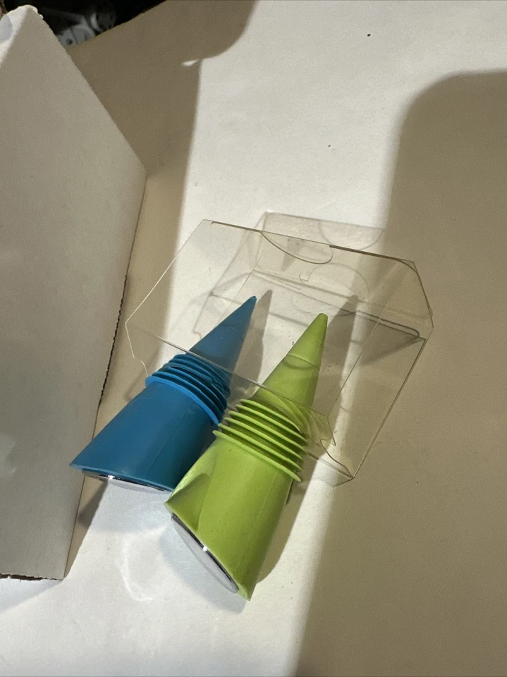 8 pacotes de rolhas de garrafa de silicone True Fabrications - Imagem 2 de 4