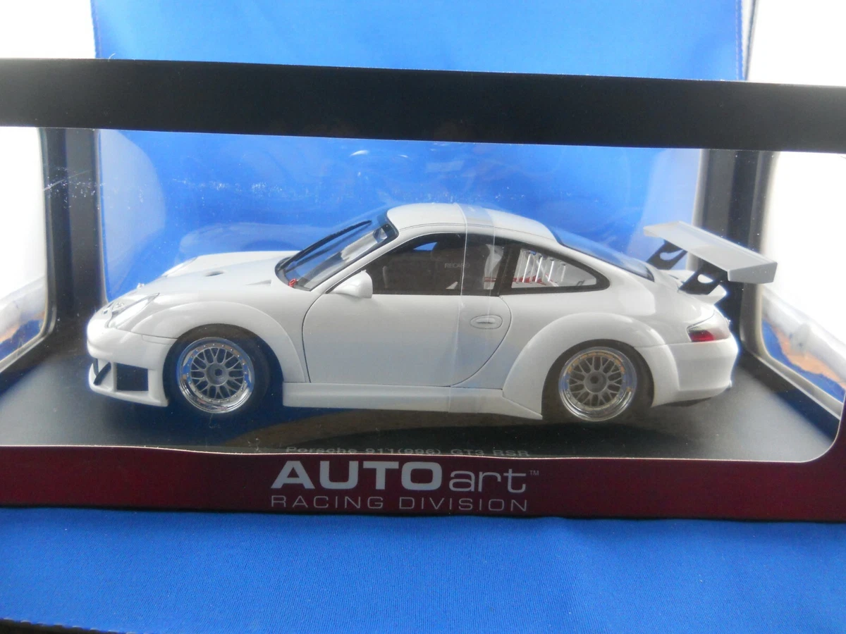 Autoart Porsche 911 (996) GT3 RSR 2005 plain body version white 1:18