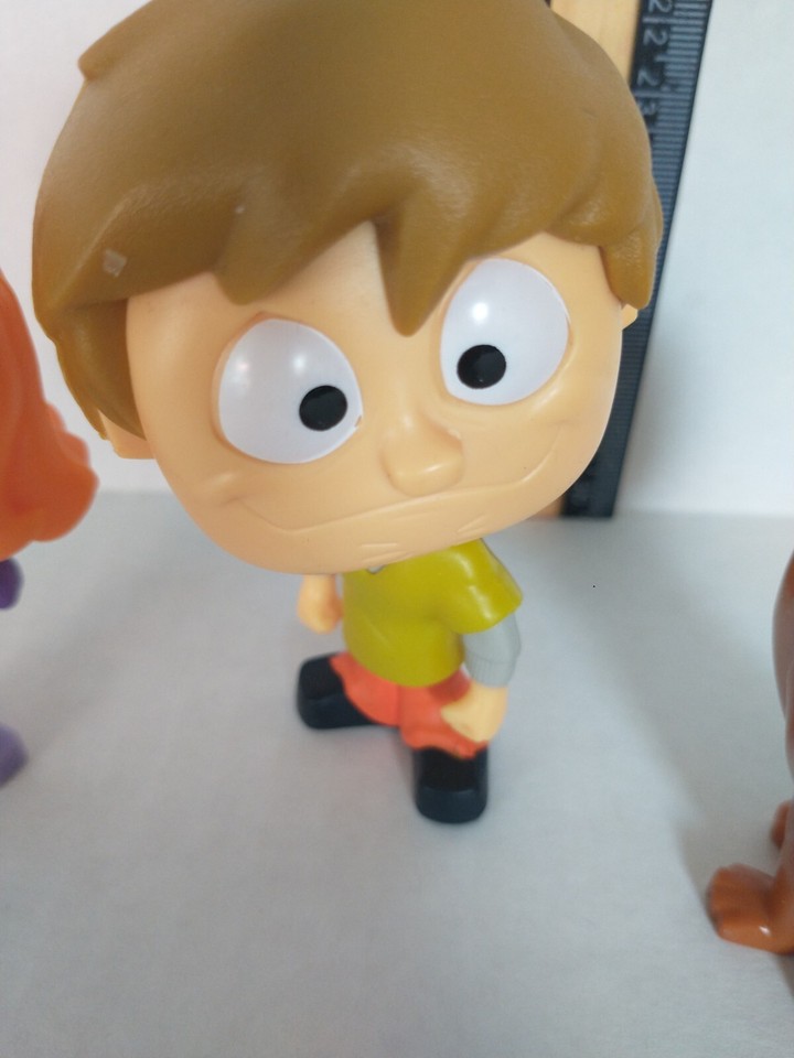 McDonald’s Scooby Doo Happy Meal Bobble Head Toys Fred & Scooby