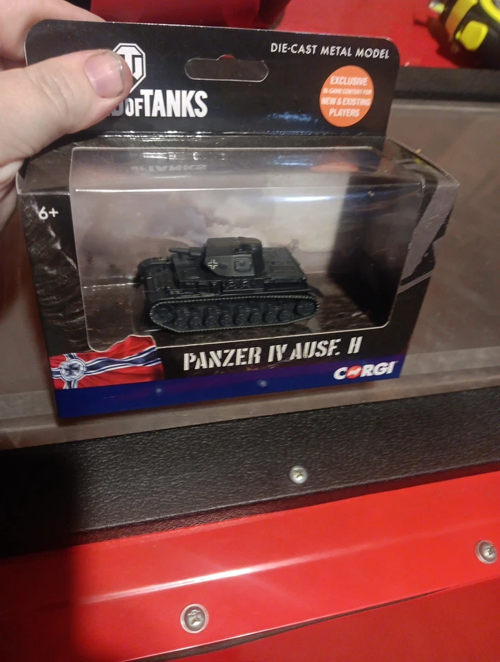 PANZER IV AUSF. H TANK "WORLD OF TANKS" DIECAST MODEL BY CORGI WT91203 - Image 3 of 4