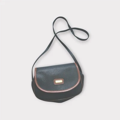 Guy Laroche Paris Crossbody Handbag Snap Flap Pebbled Leather Black and Brown - Photo 1/4