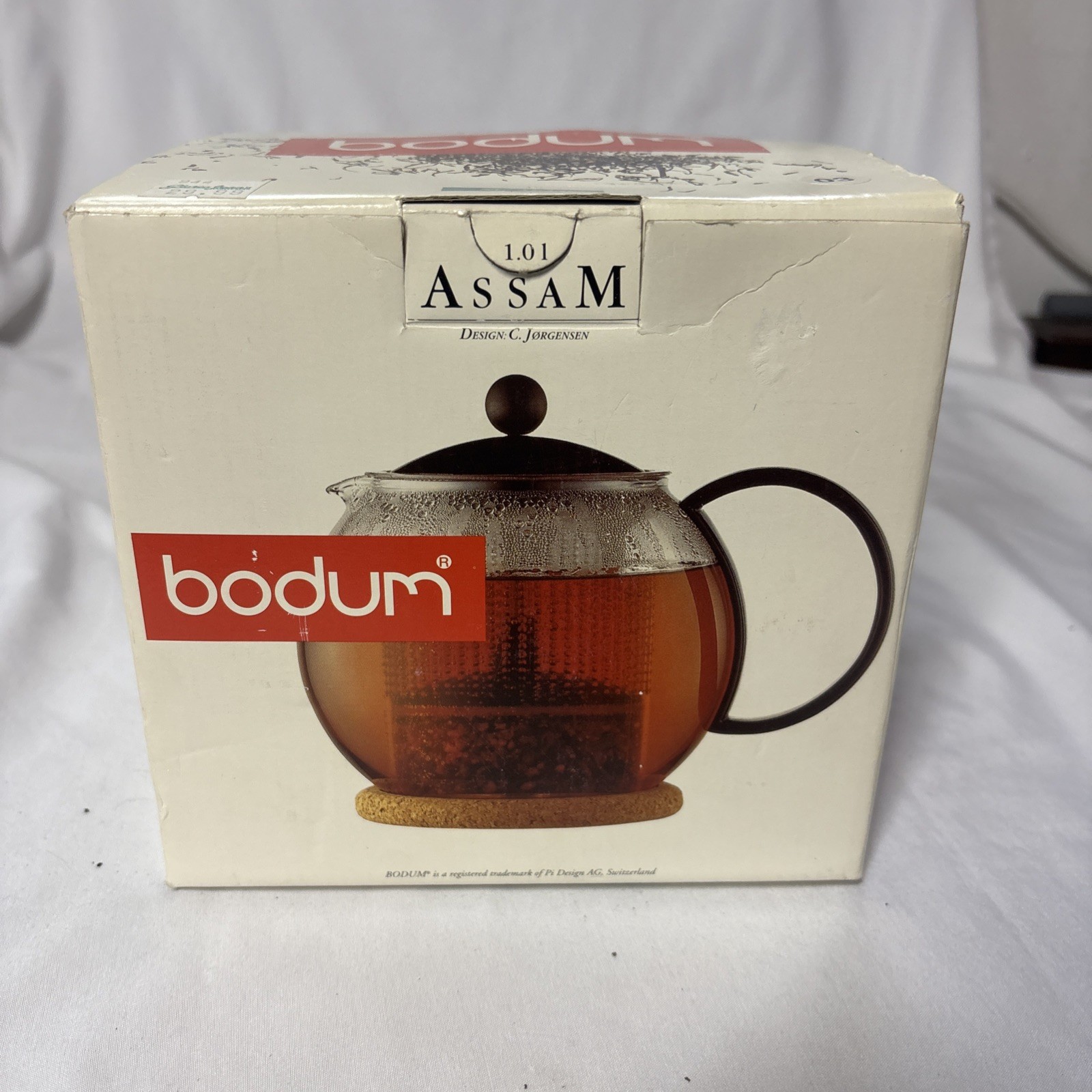 Teapot With Cork Mat  White