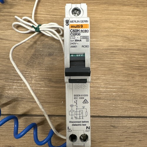 Merlin Gerin Multi 9 C60H RCBO C32 R30 30mA 240v - Picture 1 of 6