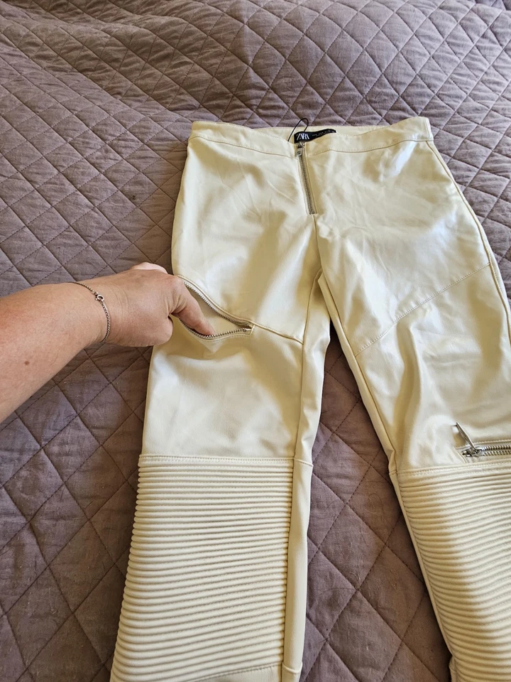 Zara Motto Biker Zip Pockets Accents Butter Cream Faux Leather Pants Sz M - Image 4 of 4