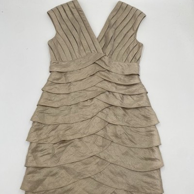Andrianna Papell Women s Sleeveless Evening Dress Metallic Gold Ruffles V-Neck 8