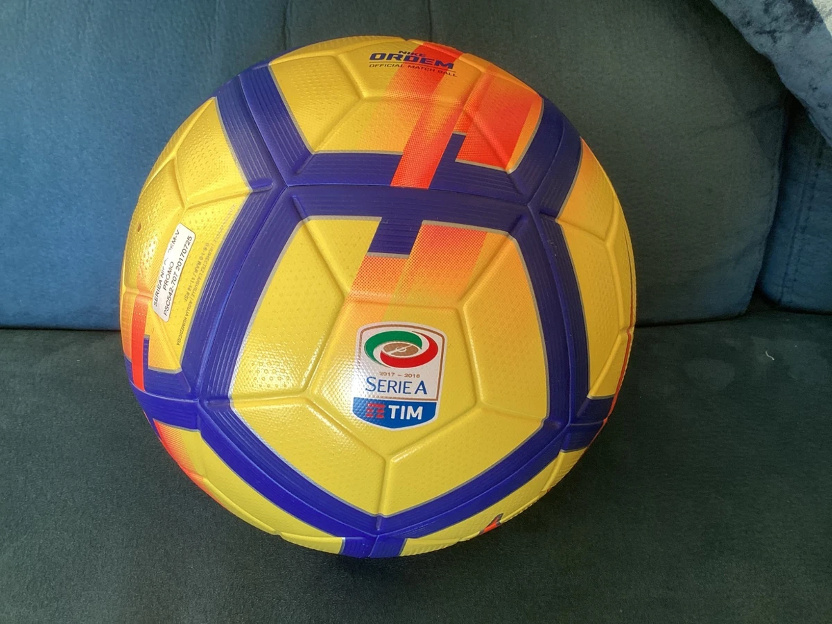 Ballon Officiel FC Torino Serie A Utilisé Et Autographié Par L'équipe