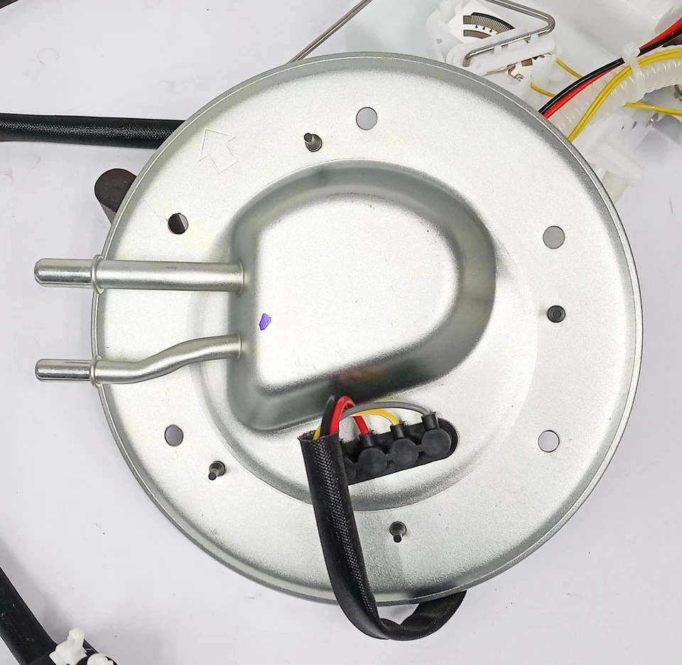 Suspensión de bomba de combustible Airtex E2200M para Ford Mustang 4,6 L 1998 Foto 2 de 4