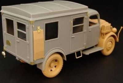 STEYR 1500 Sanitätswagen -Tamiya- / 1:48