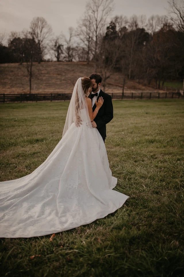 Sleeveless ballgown wedding dress Justin alexander - Image 2 of 4
