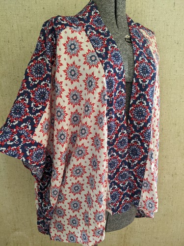 Eyeshadow medallion print kimono cardigan womens size S red white blue holiday