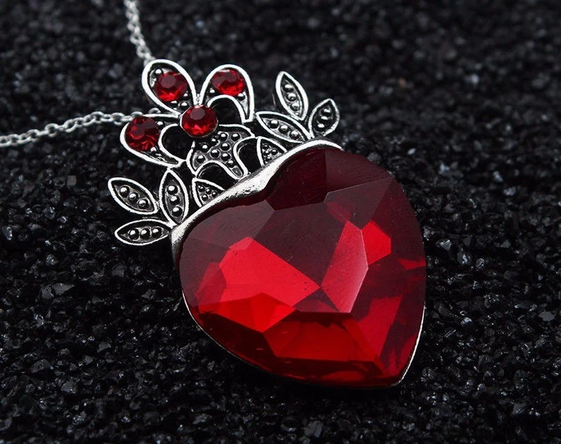 Evie Red Heart Crown and Necklace Descendants 3 Gold India | Ubuy