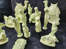 Byron Molds 1973 Nativity rare green 17 pc porcelain hand painted Christmas set