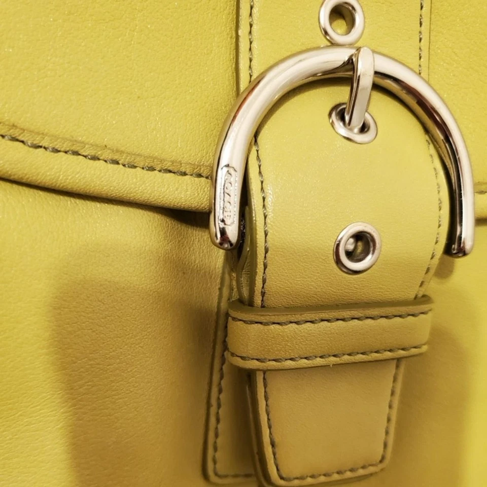 Coach Soho L ime Green Vintage 2004 Leather Two Way Shoulder/Crossbody Bag - Image 2 of 4