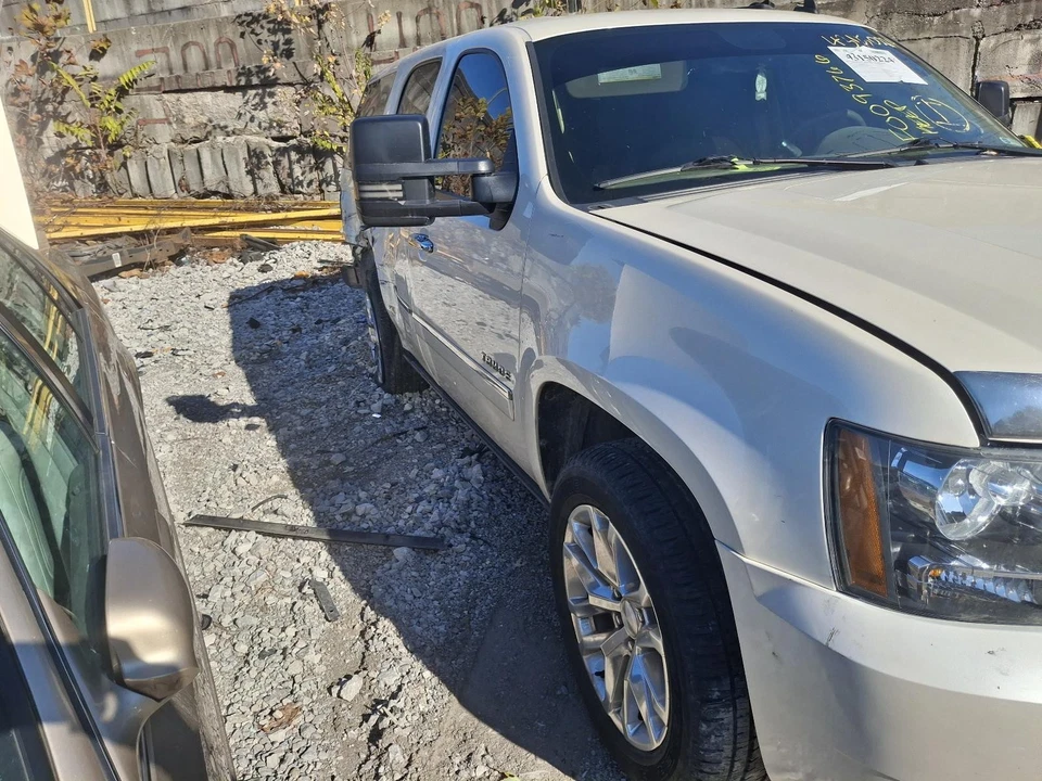 Luz de conducción usada se adapta a: Chevrolet Tahoe 2013 base de conducción antiniebla grado A Foto 4 de 4